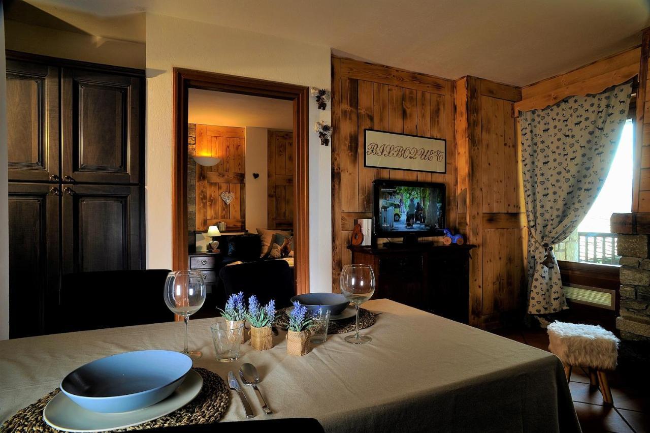 Foyer D'antan Con Caminetto Hammam O Vasca Idromassaggio Apartahotel Brusson