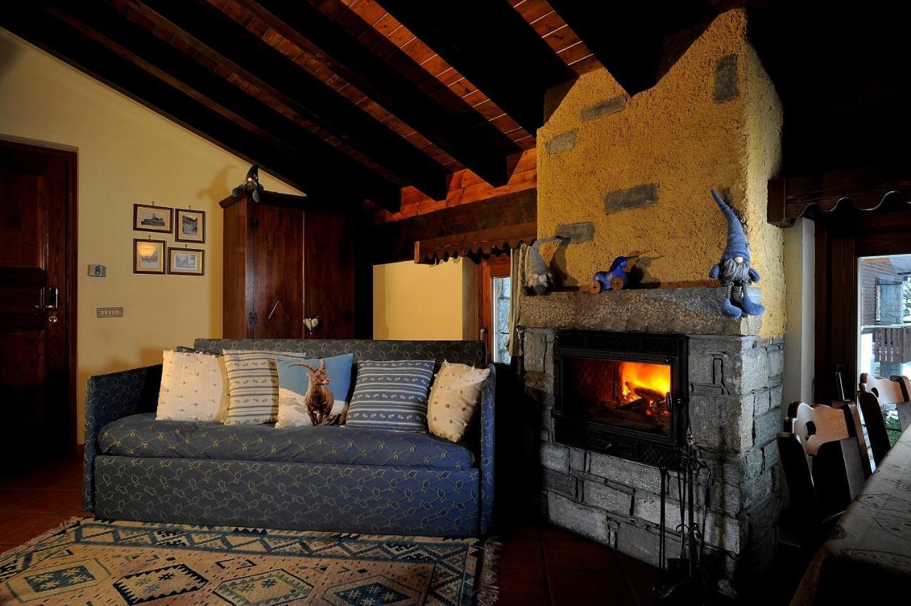 Foyer D'antan Con Caminetto Hammam O Vasca Idromassaggio 3* Brusson