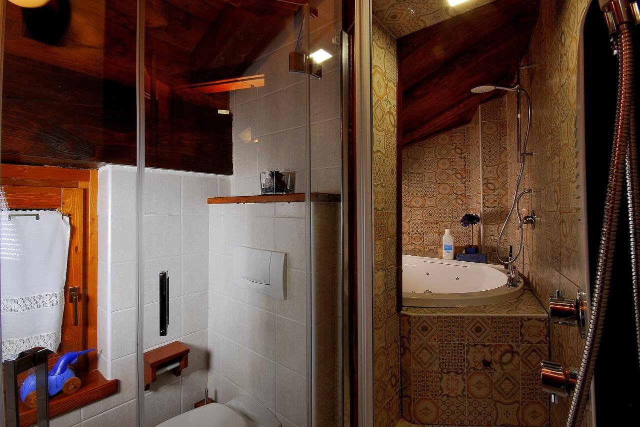 Foyer D'antan Con Caminetto Hammam O Vasca Idromassaggio Apartahotel Brusson