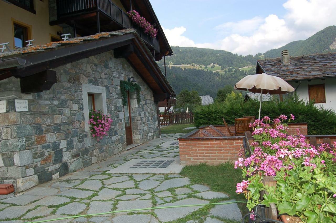 Foyer D'antan Con Caminetto Hammam O Vasca Idromassaggio 3* Brusson